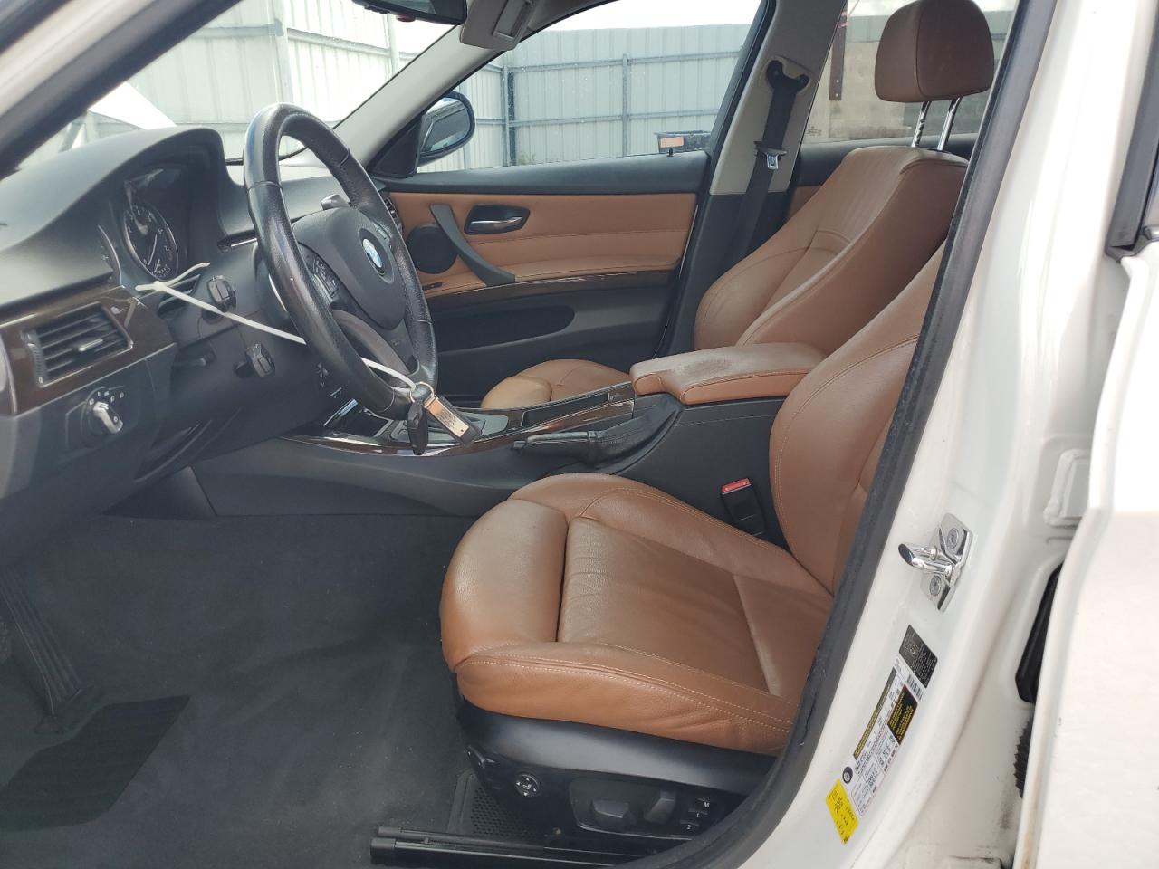 2009 BMW 328 I VIN: WBAPH77599NM28325 Lot: 85490975