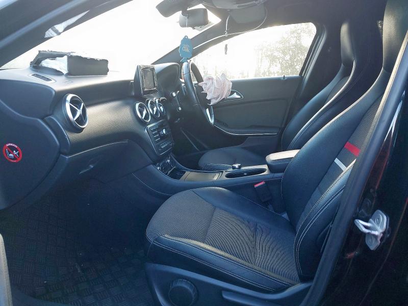 2014 MERCEDES-BENZ A180 BLUEEFFICIENCY SE CD 