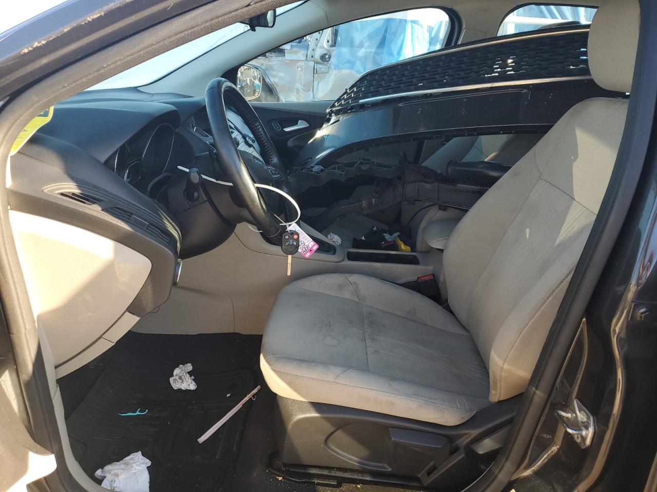 2015 Ford Focus Se VIN: 1FADP3K28FL239807 Lot: 85078565