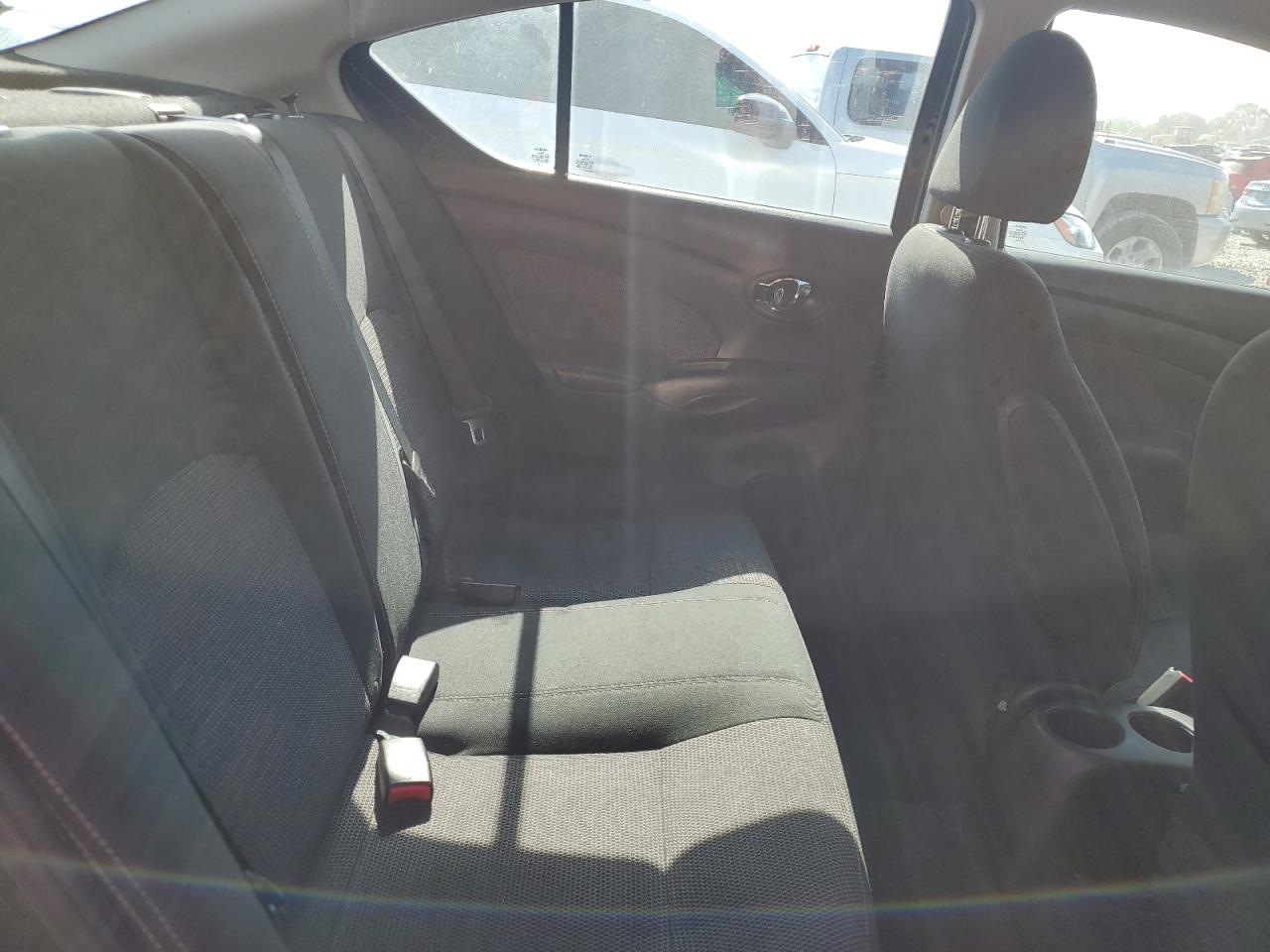2015 Nissan Versa S VIN: 3N1CN7AP7FL893673 Lot: 82036515