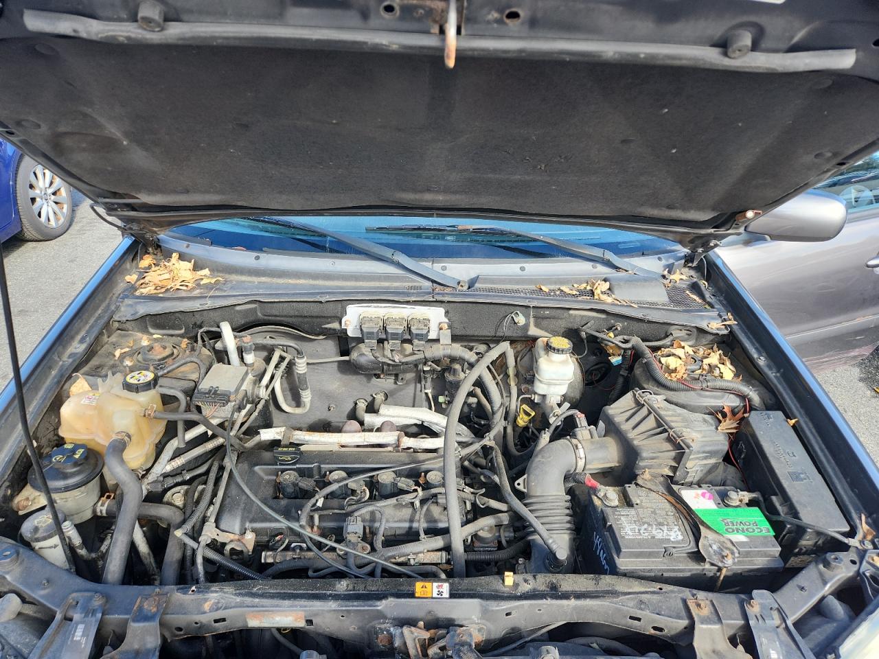 2005 Mazda Tribute I VIN: 4F2YZ92Z05KM65608 Lot: 86891685