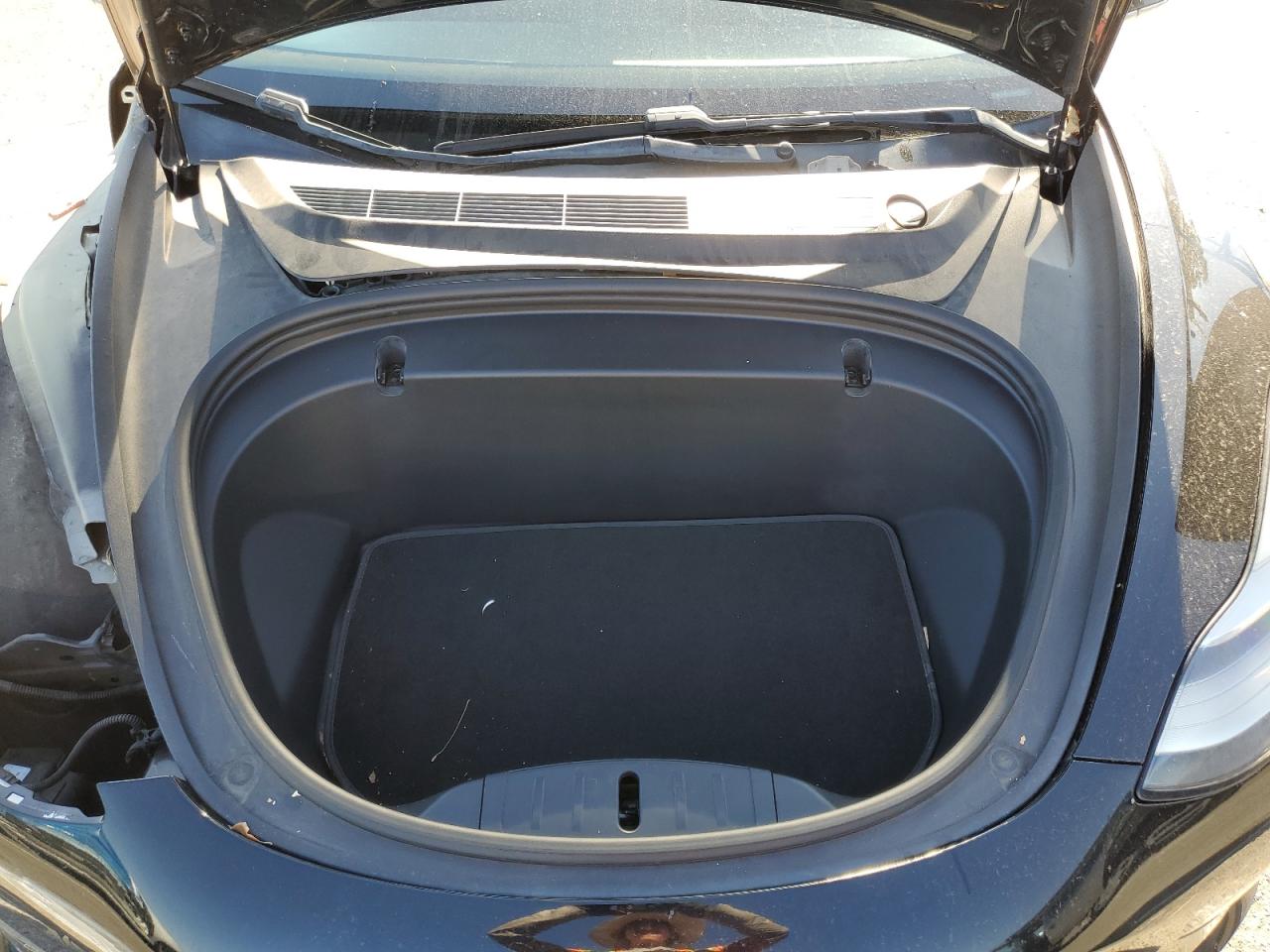 2018 Tesla Model 3 VIN: 5YJ3E1EA8JF157249 Lot: 84658295