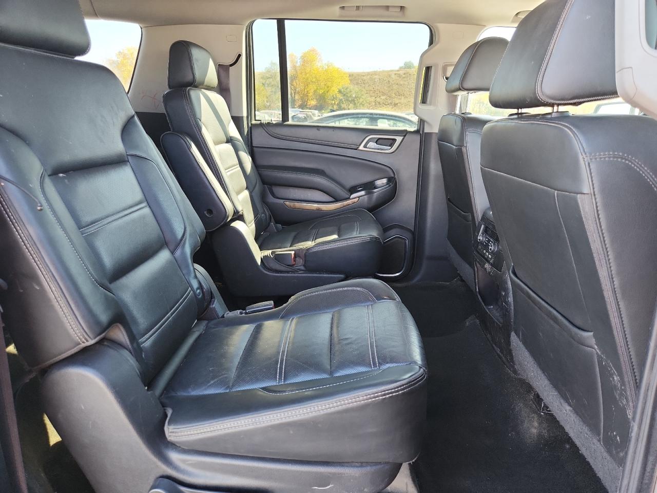 2017 GMC Yukon Xl Denali VIN: 1GKS2HKJ2HR193965 Lot: 89547985