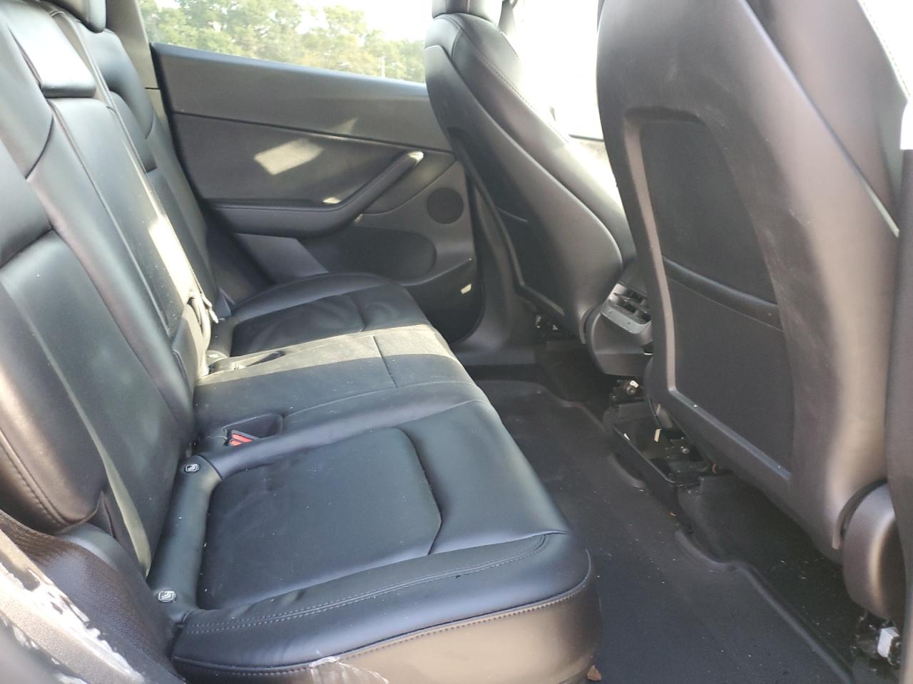 2022 Tesla Model Y VIN: 7SAYGDEF5NF398305 Lot: 90803955