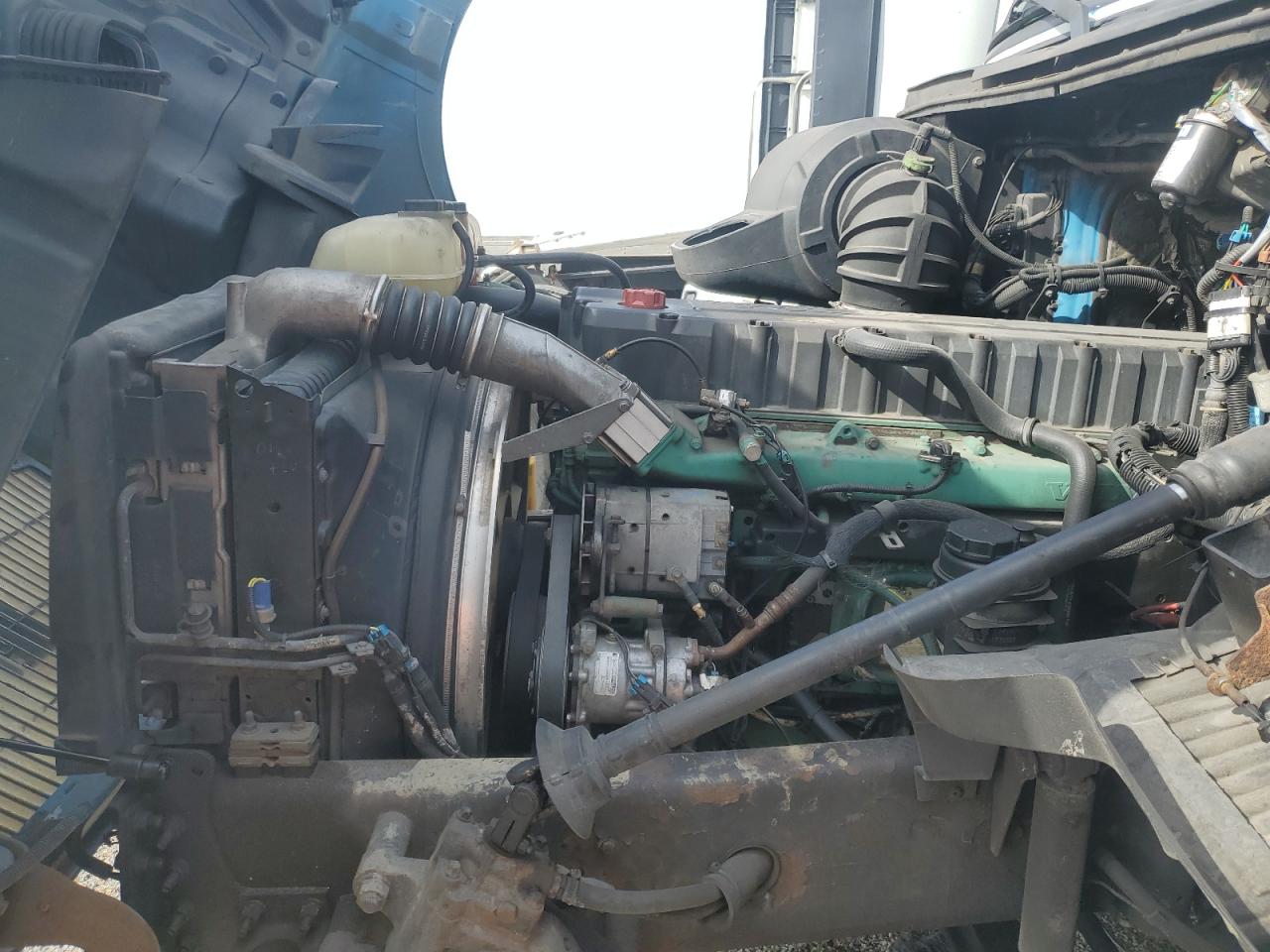 2002 Volvo Vnl Semi Truck VIN: 4V4NC9GG42N335888 Lot: 84463545