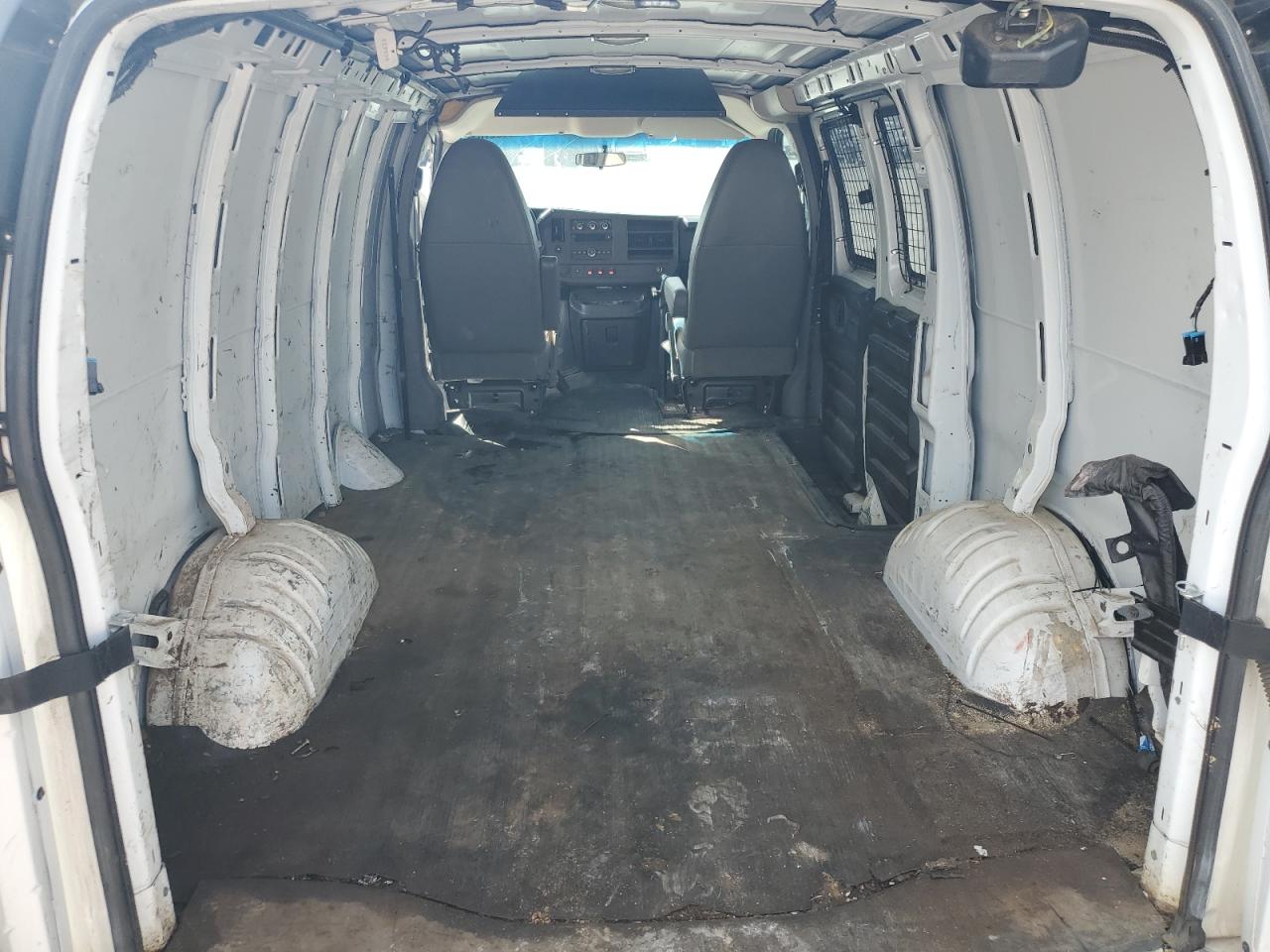 2011 Chevrolet Express G2500 VIN: 1GCWGFBA9B1160437 Lot: 82273995