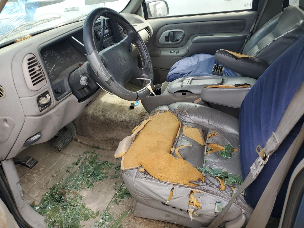 1996 GMC Yukon VIN: 1GKEC13RXTJ710992 Lot: 81232355