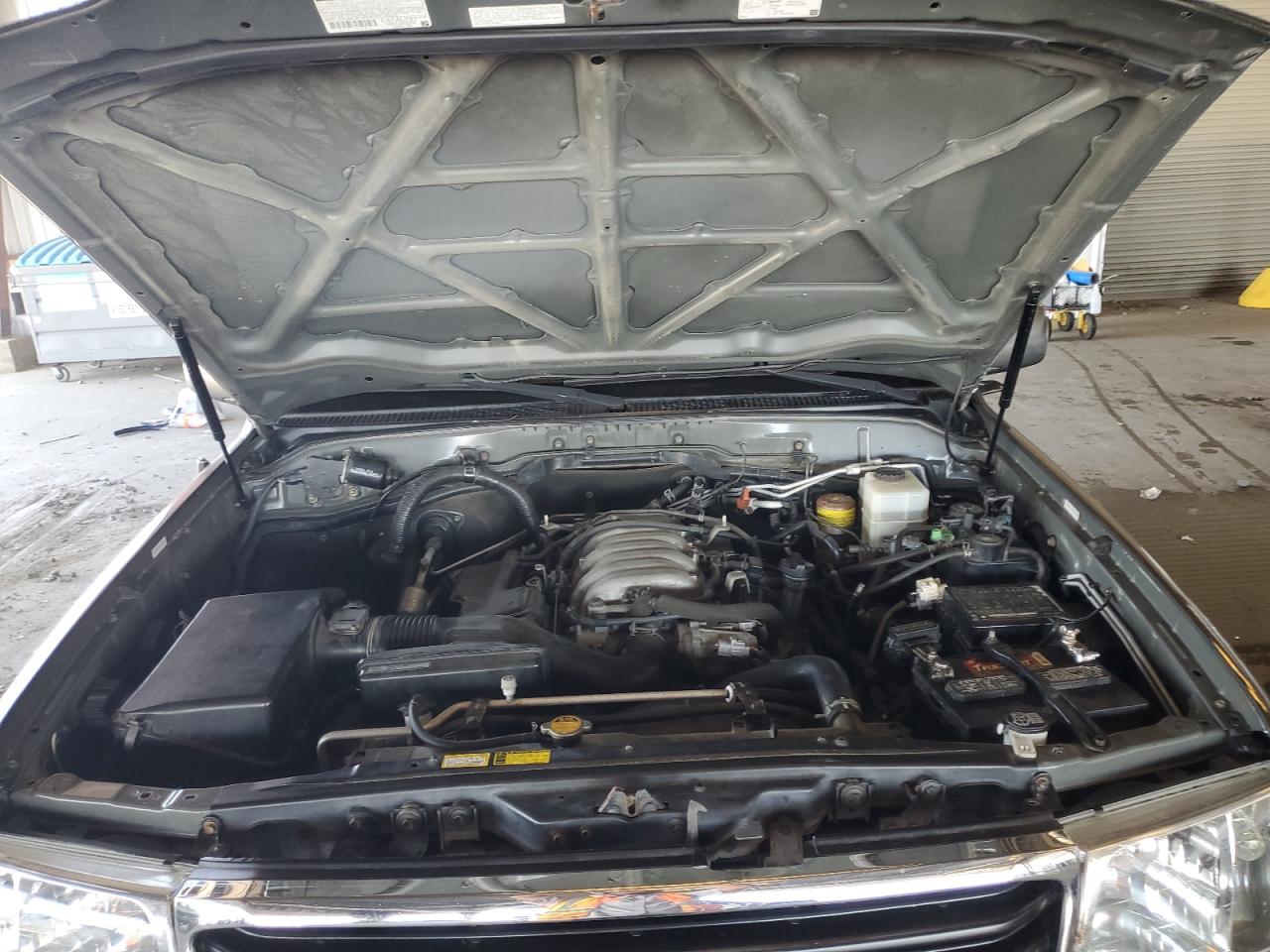 2001 Toyota Land Cruiser VIN: JTEHT05J112007469 Lot: 87096775