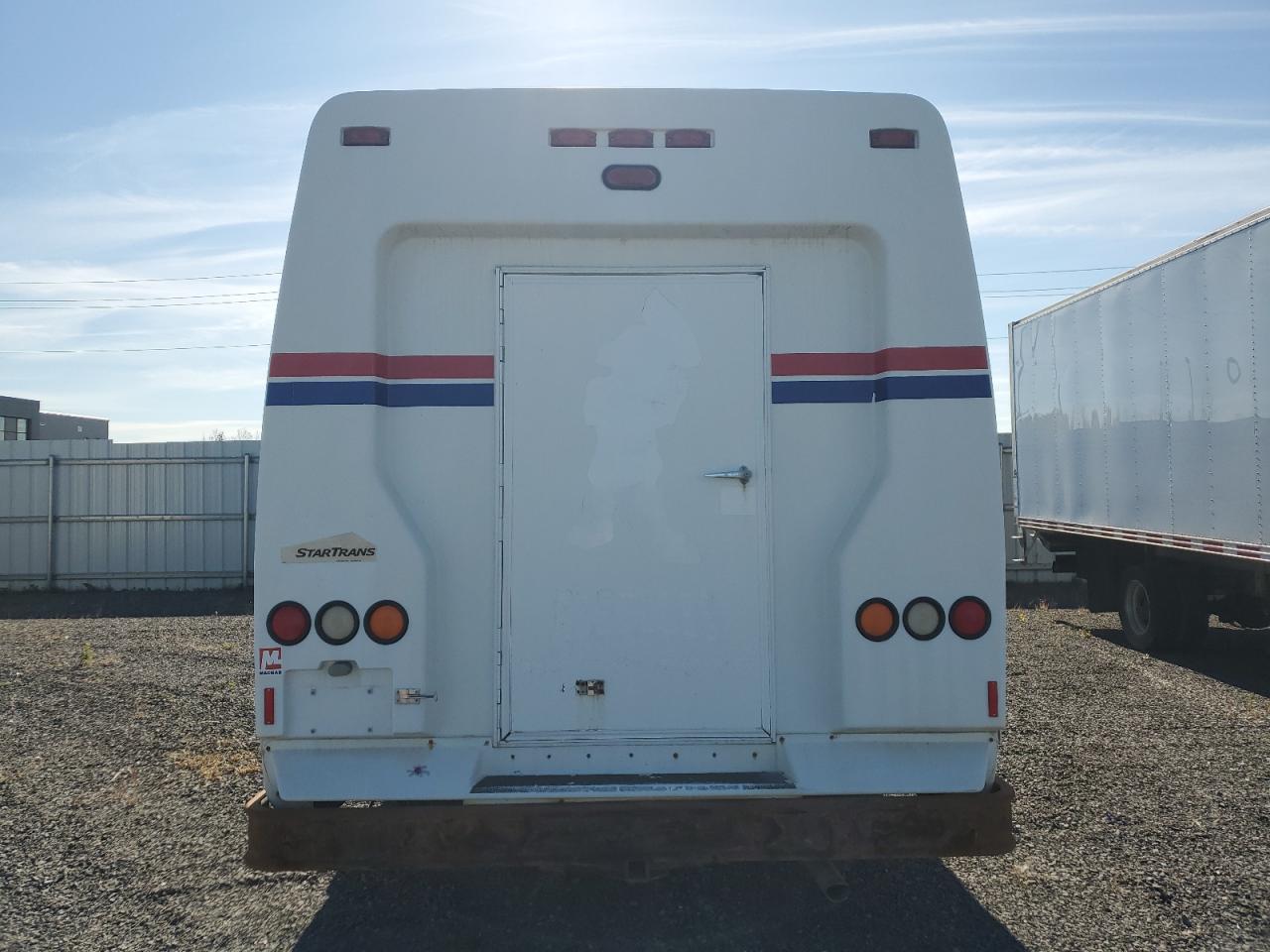 2009 Ford Econoline E450 Super Duty Cutaway Van VIN: 1FDFE45S99DA73530 Lot: 83850905