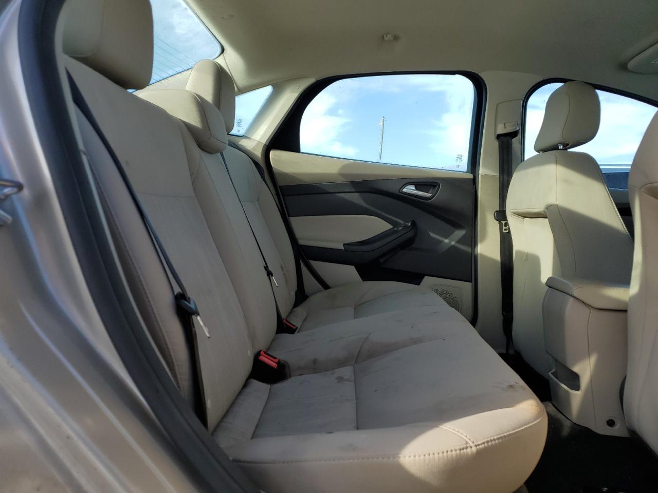 2018 Ford Focus Se VIN: 1FADP3FE6JL238667 Lot: 82370125