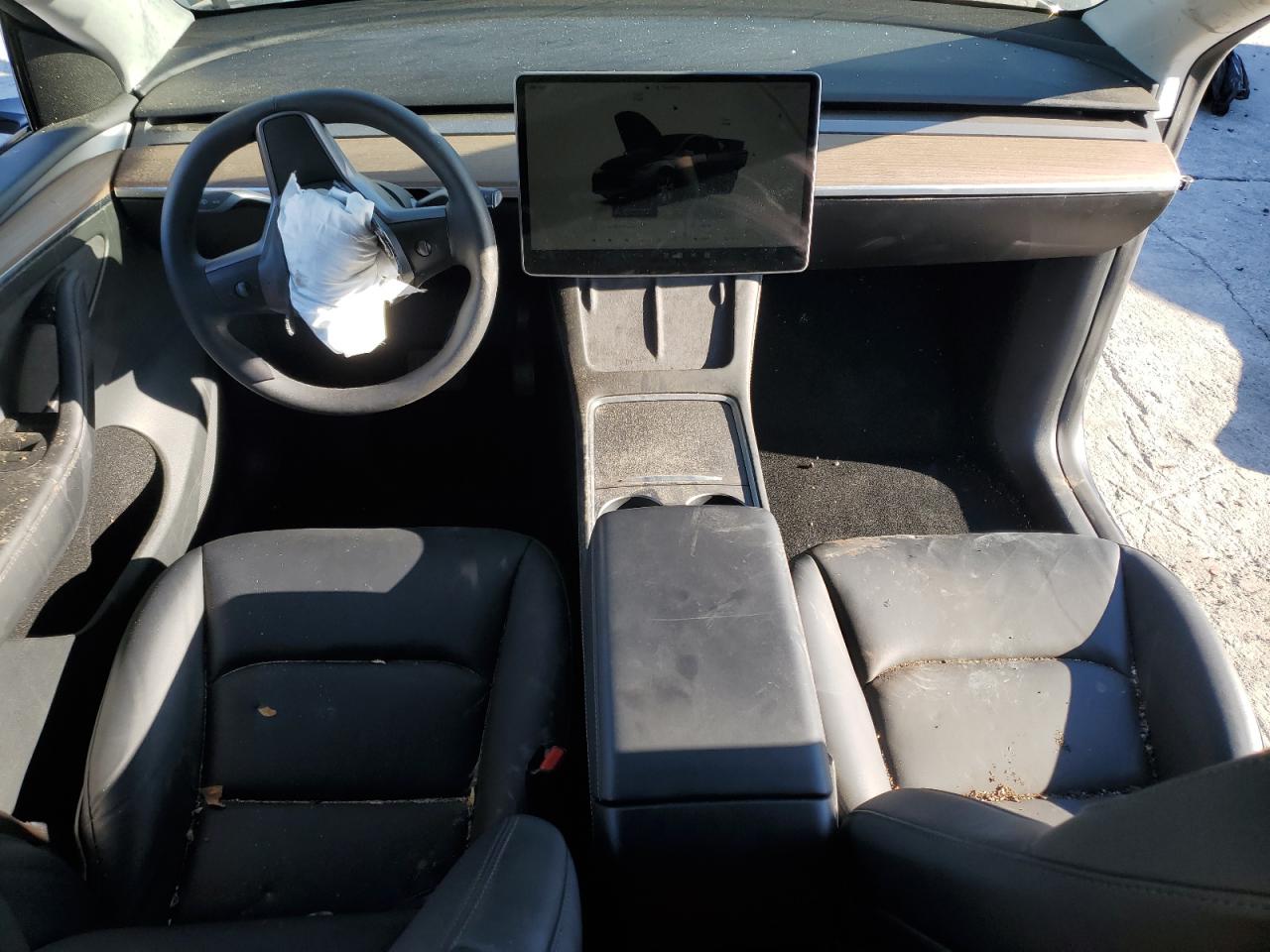 2024 Tesla Model Y VIN: 7SAYGDEE3RF031934 Lot: 85831635