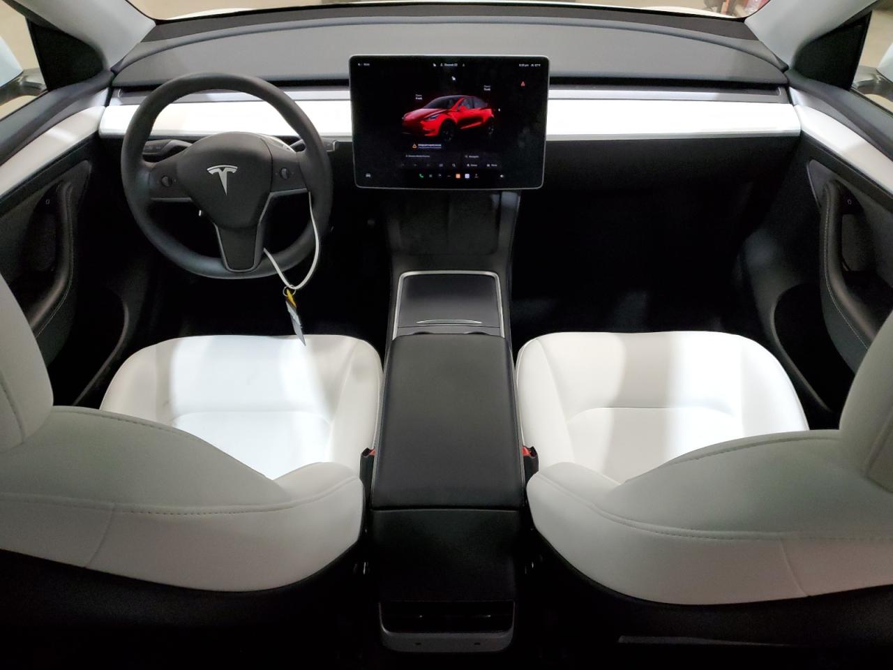 2024 Tesla Model Y VIN: 7SAYGAEE4RF121950 Lot: 87409655