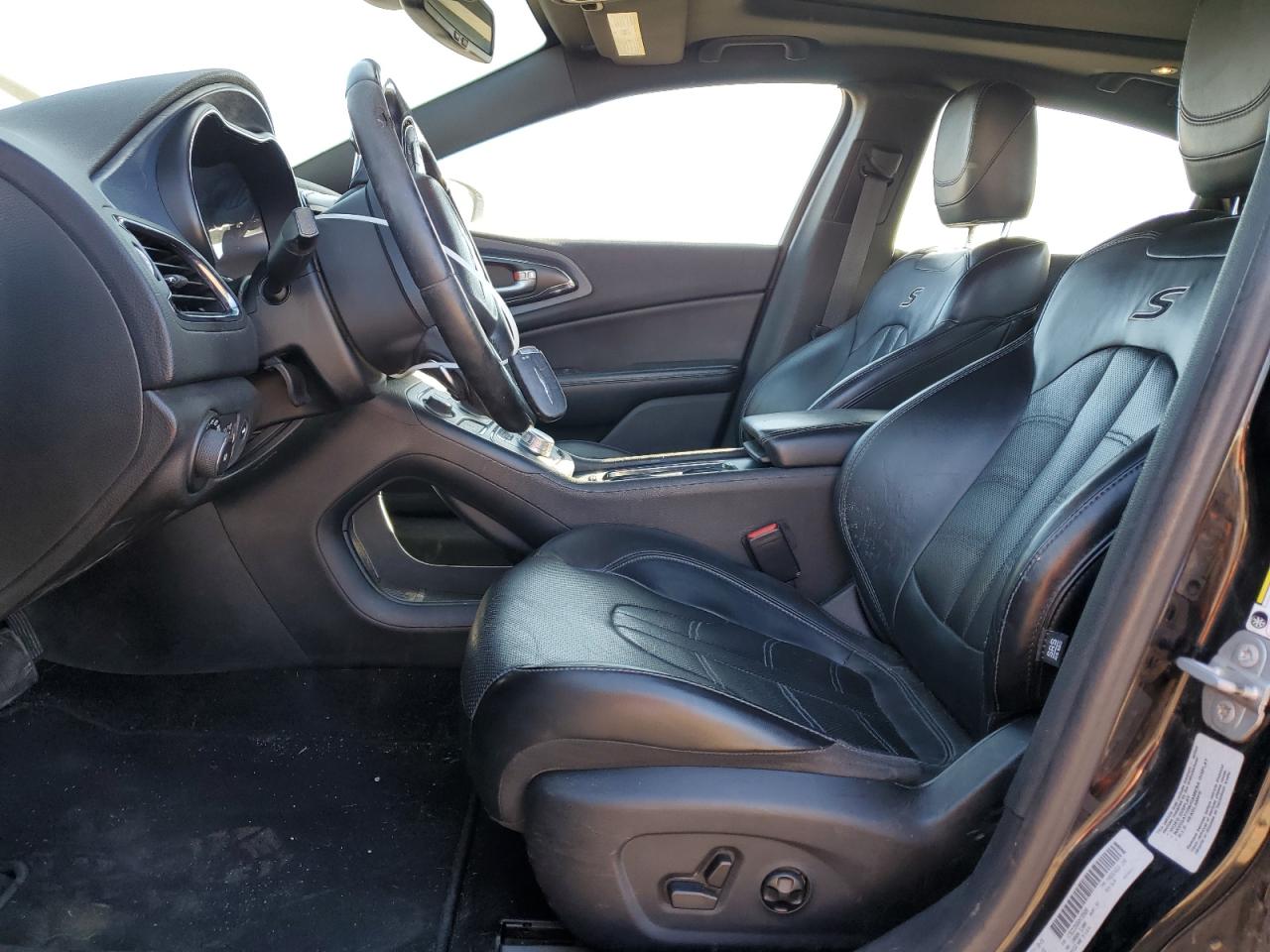 2016 Chrysler 200 S VIN: 1C3CCCDG6GN135689 Lot: 81529295