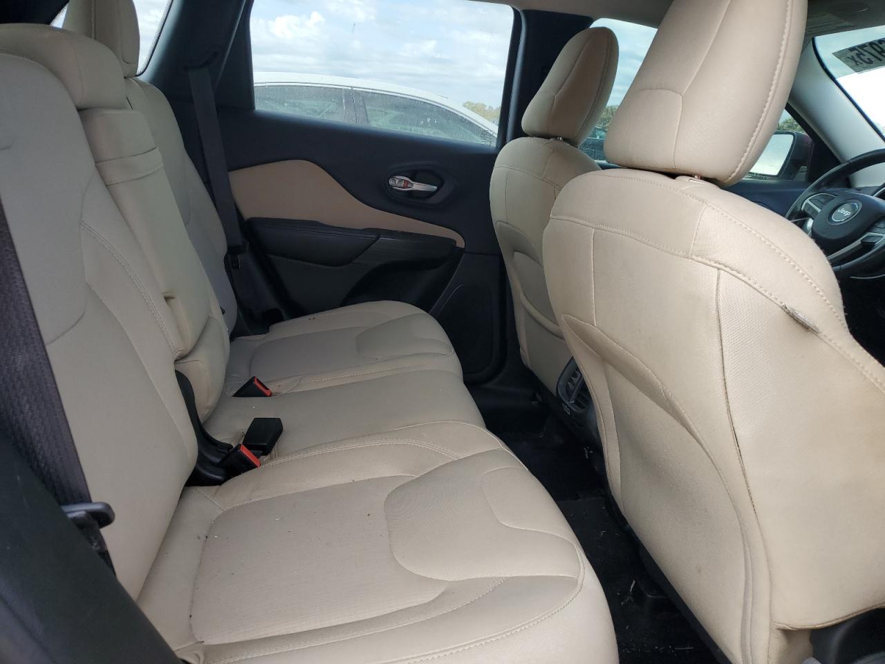 2015 Jeep Cherokee Latitude VIN: 1C4PJMCS3FW595190 Lot: 84866975