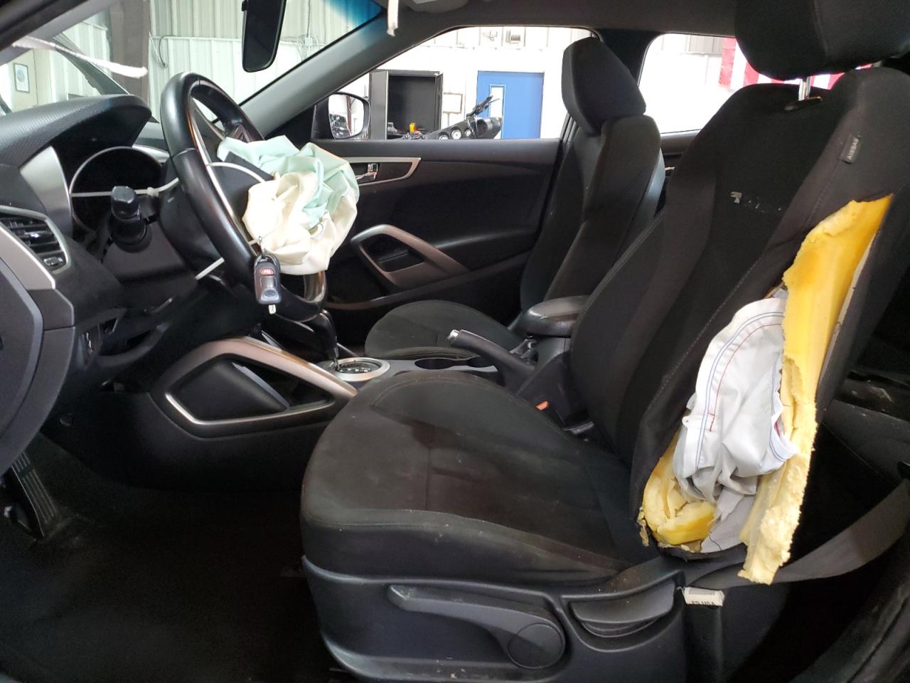 2017 Hyundai Veloster VIN: KMHTC6AD3HU310121 Lot: 84523455