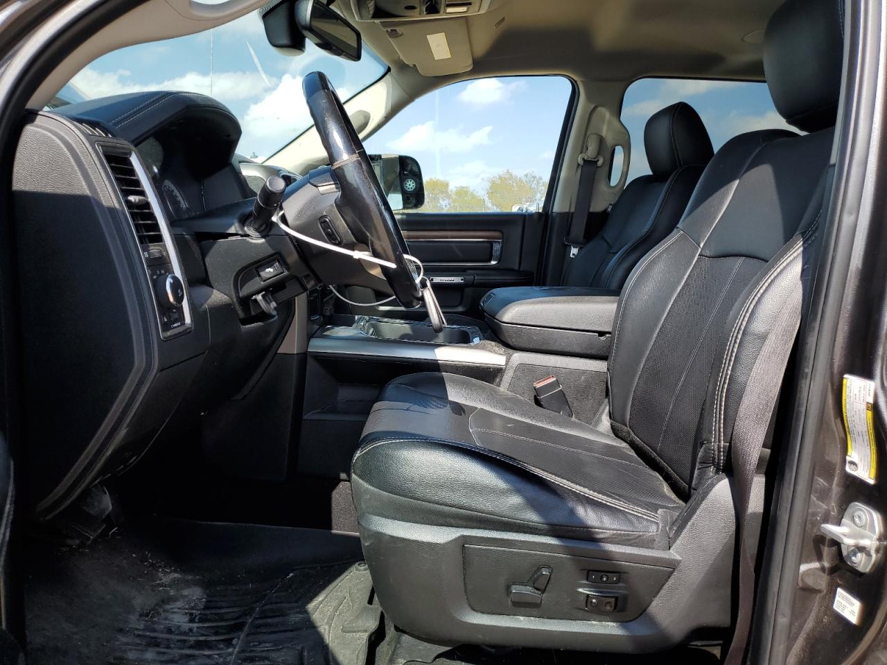 2018 Ram 2500 Laramie VIN: 3C6UR5FJ7JG205114 Lot: 82783365