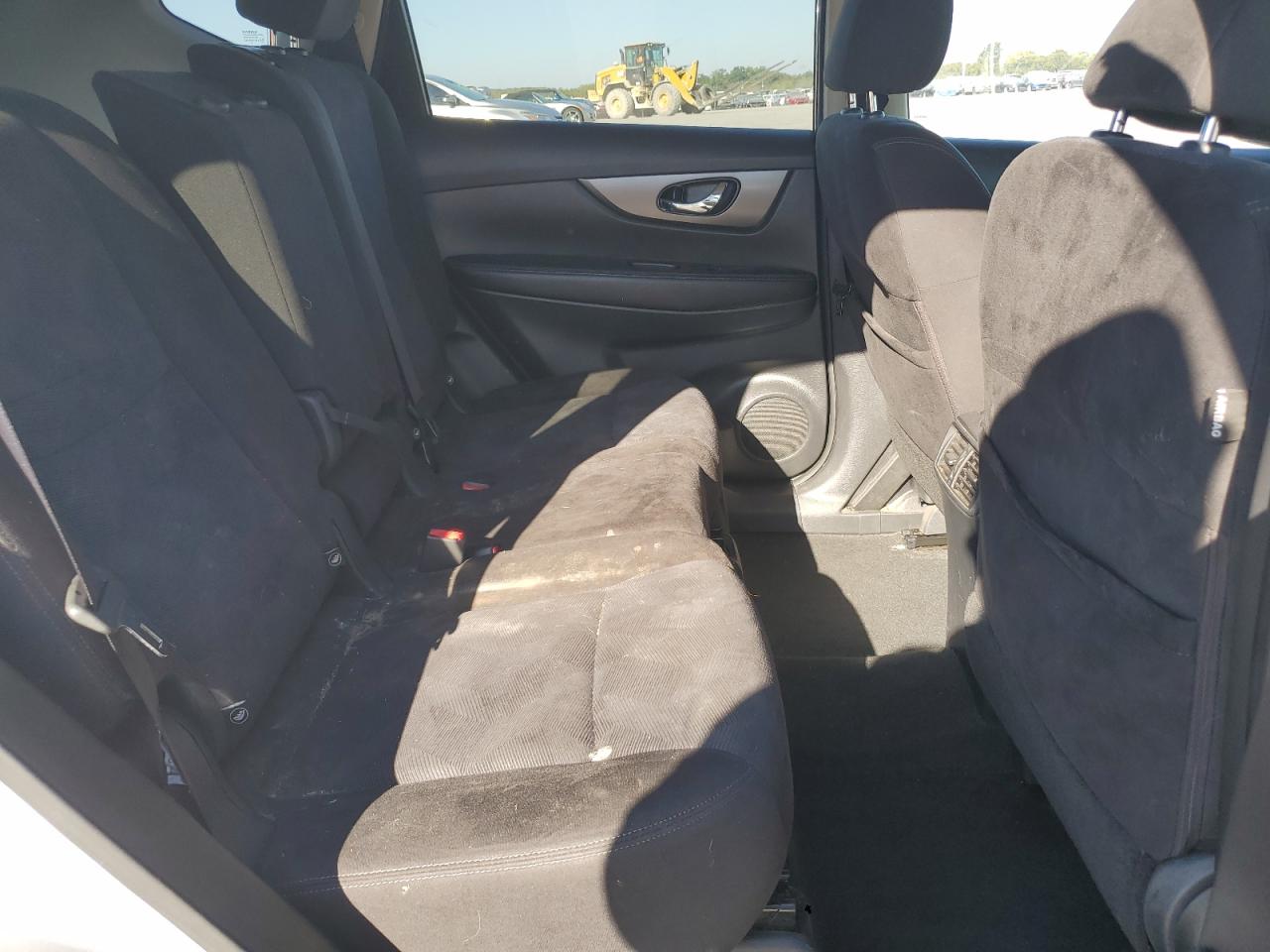 2015 Nissan Rogue S VIN: KNMAT2MT2FP575504 Lot: 85154035