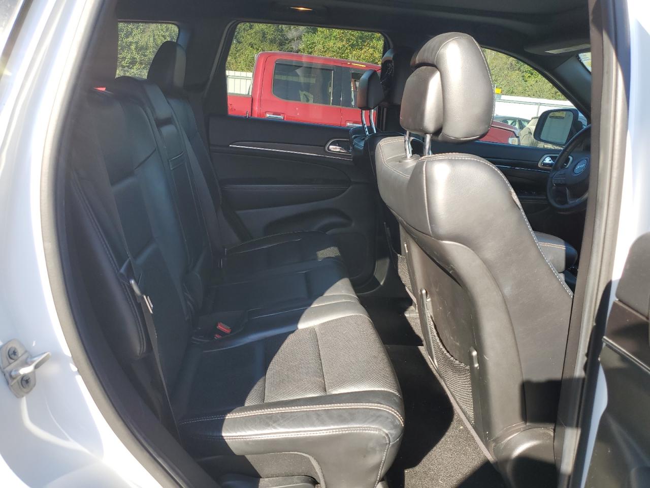 2015 Jeep Grand Cherokee Limited VIN: 1C4RJFBG0FC652111 Lot: 86155235