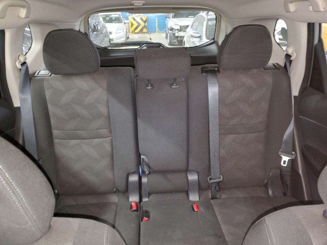 2015 Nissan Rogue S VIN: KNMAT2MV9FP586744 Lot: 82206135