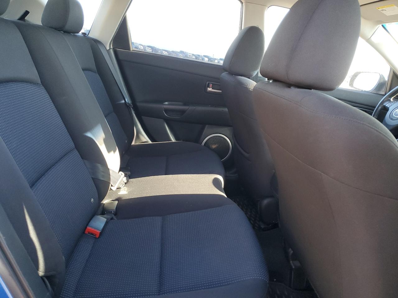 2004 Mazda 3 Hatchback VIN: JM1BK143241148213 Lot: 86453175