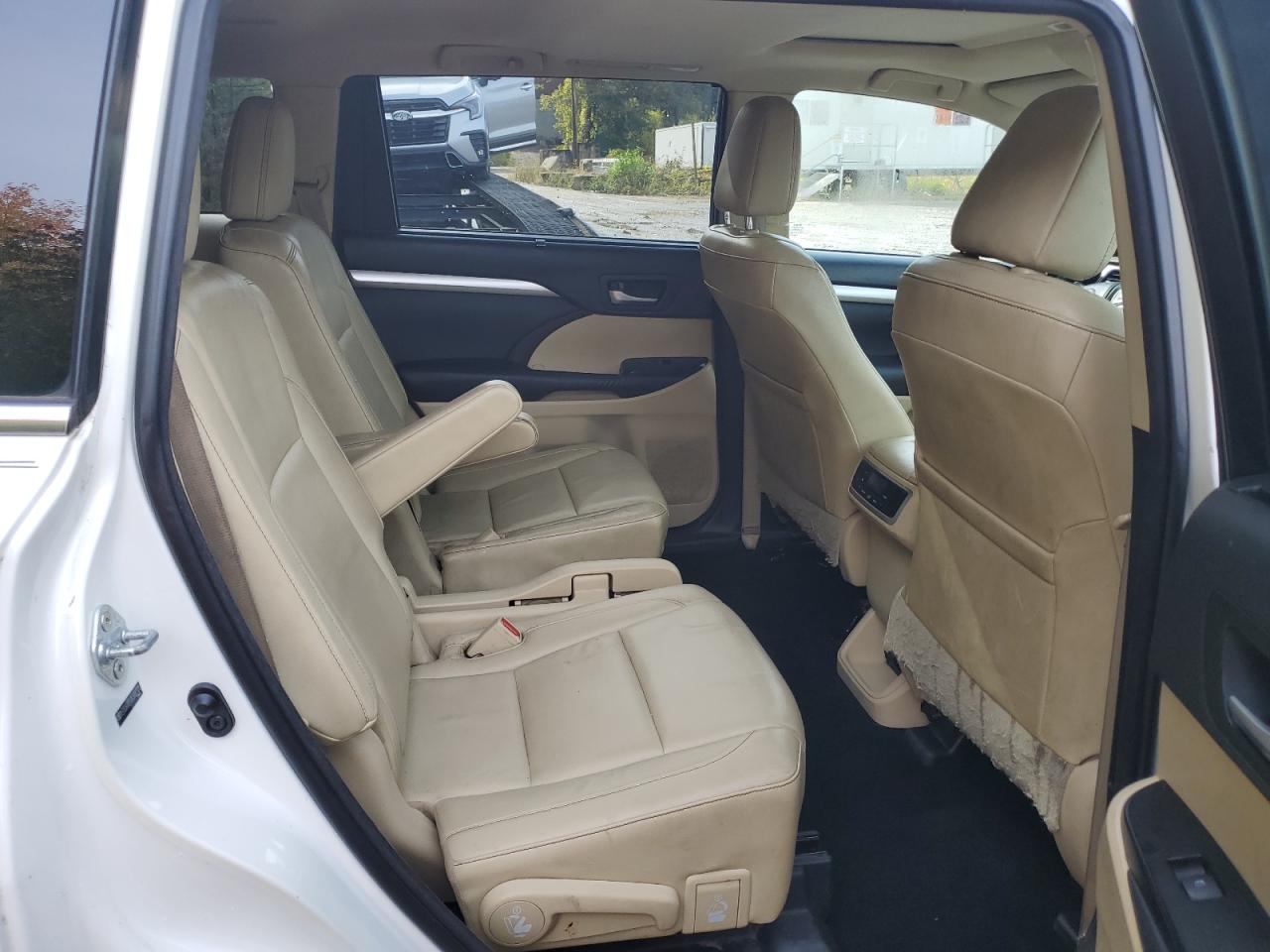 2014 Toyota Highlander Xle VIN: 5TDJKRFH3ES007125 Lot: 86640175