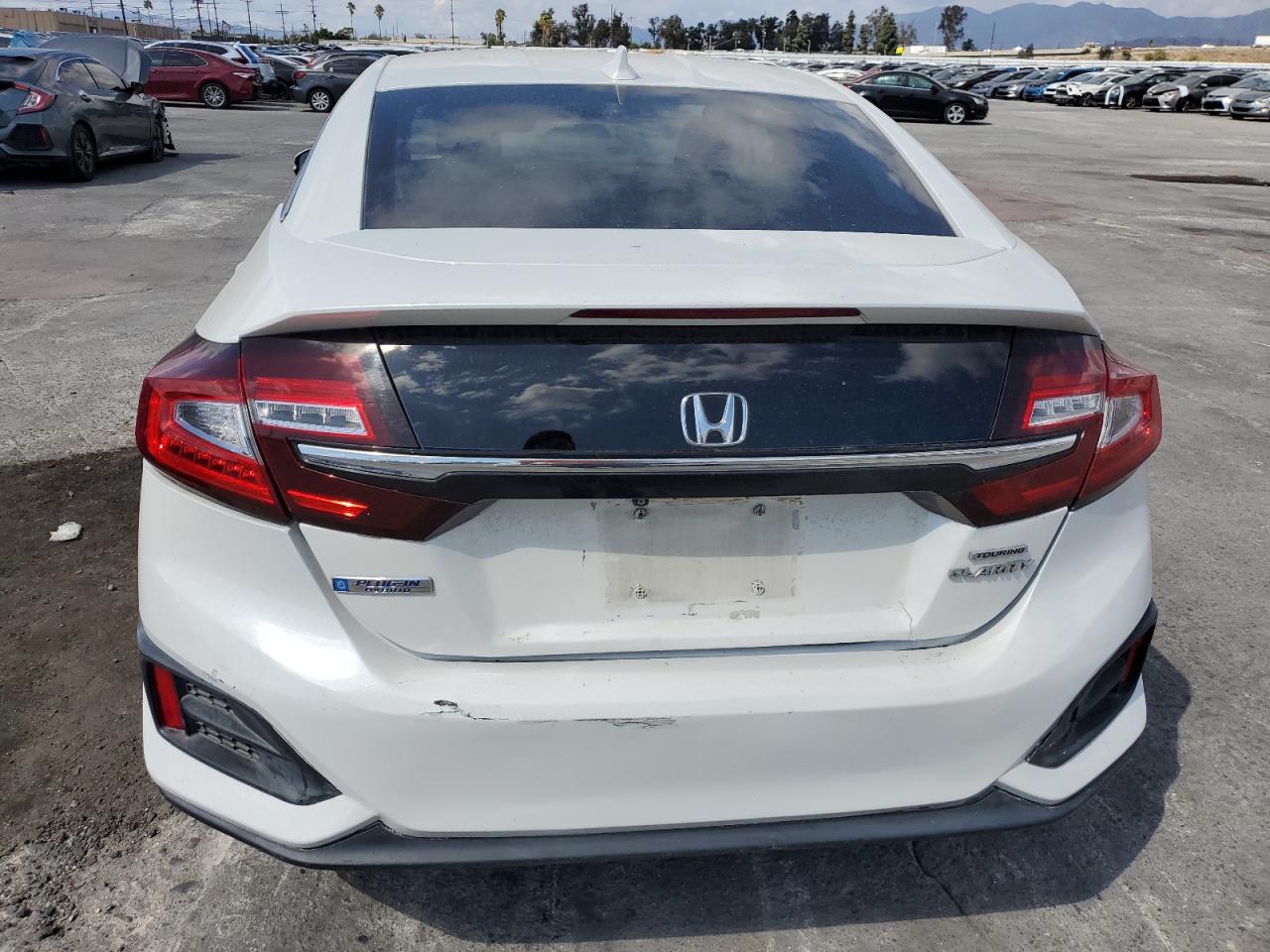 2018 Honda Clarity Touring VIN: JHMZC5F37JC008236 Lot: 85200295