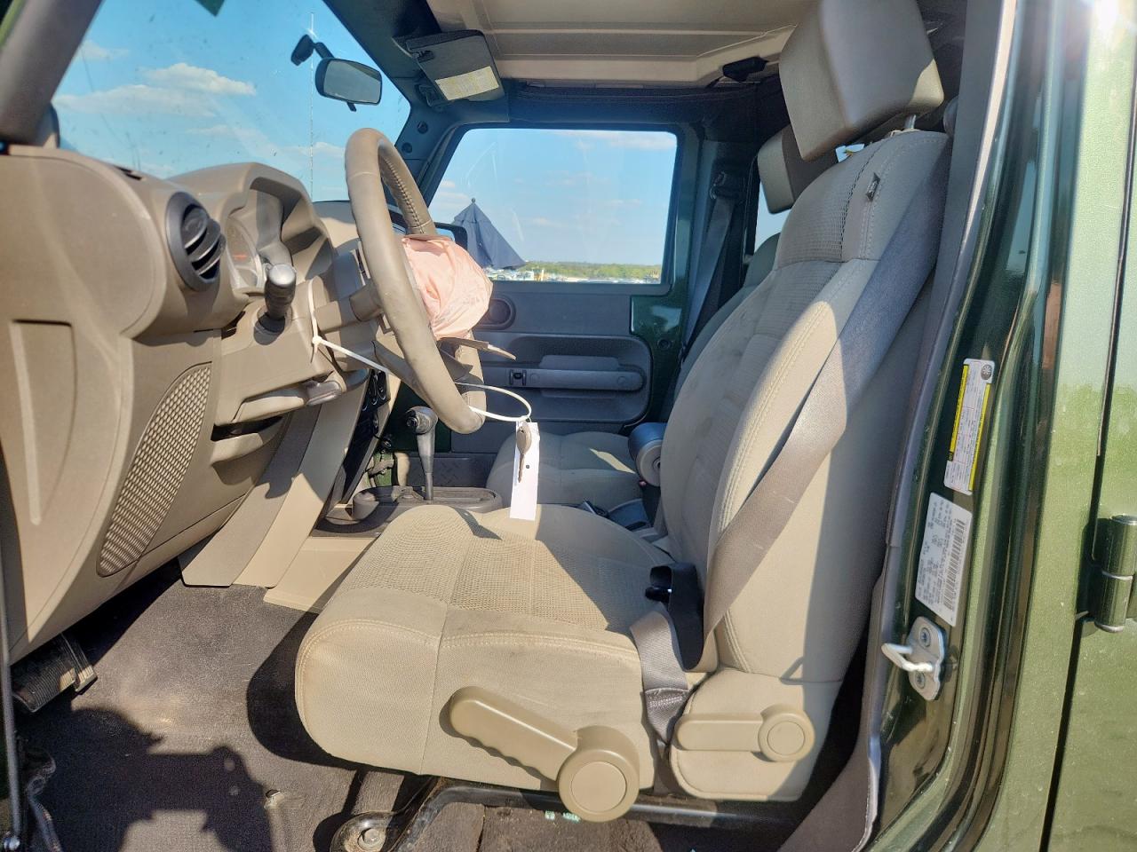 2007 Jeep Wrangler Sahara VIN: 1J4GB59197L110307 Lot: 84074055