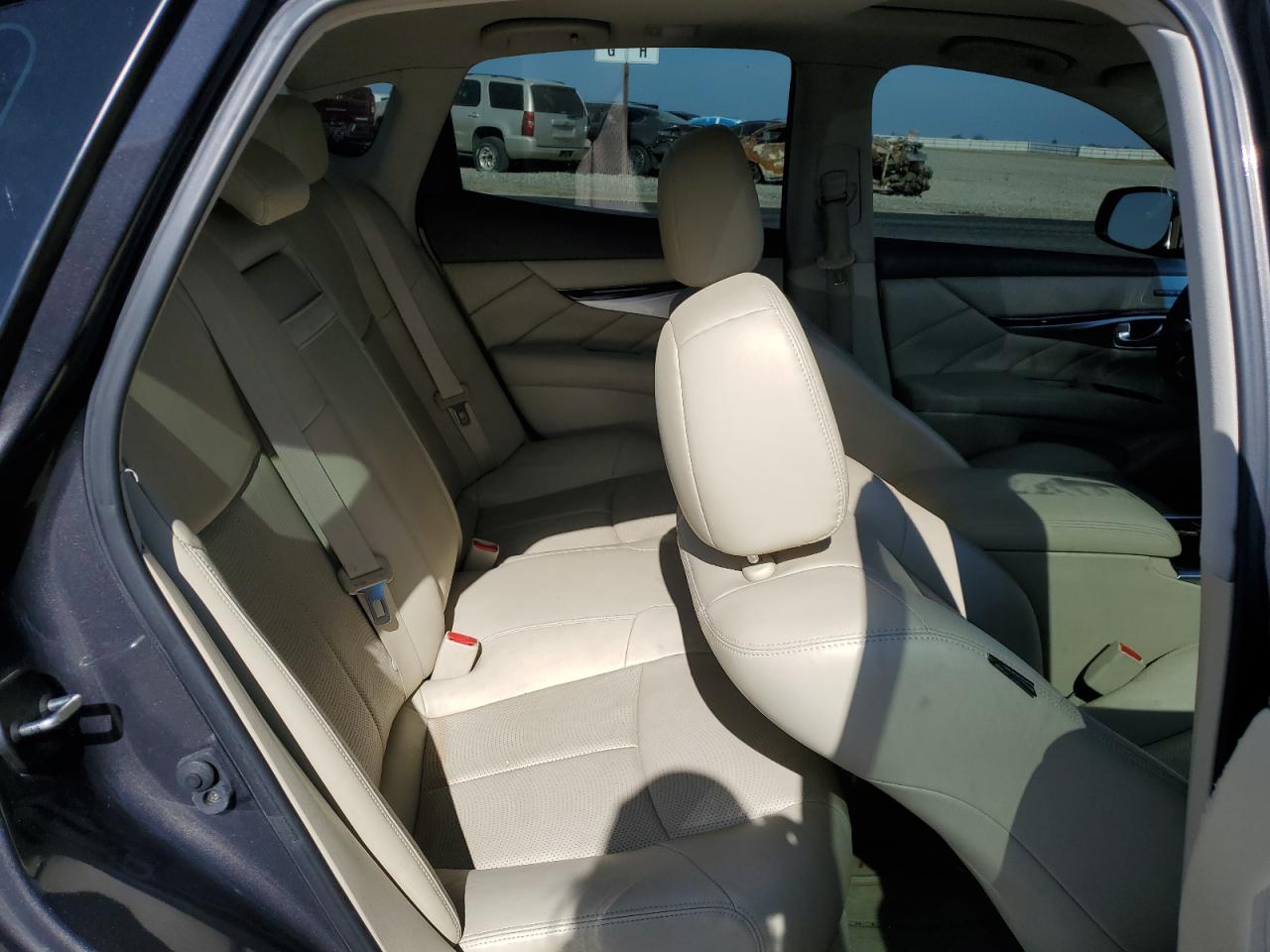 2015 Infiniti Q70 3.7 VIN: JN1BY1AR4FM560502 Lot: 82657665