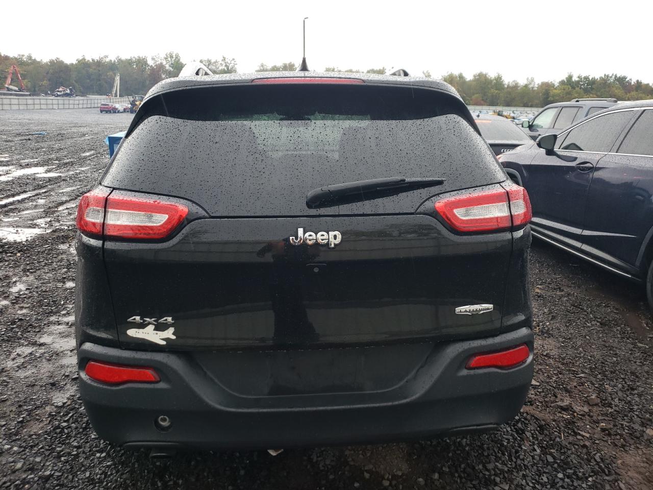 2015 Jeep Cherokee Latitude VIN: 1C4PJMCB8FW789326 Lot: 82280835