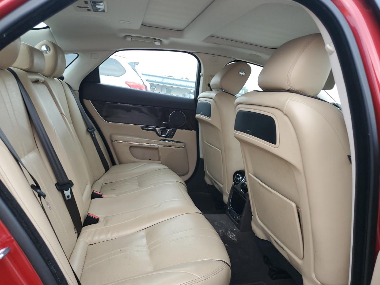 2016 Jaguar Xj VIN: SAJWA1C77G8V98283 Lot: 85700375