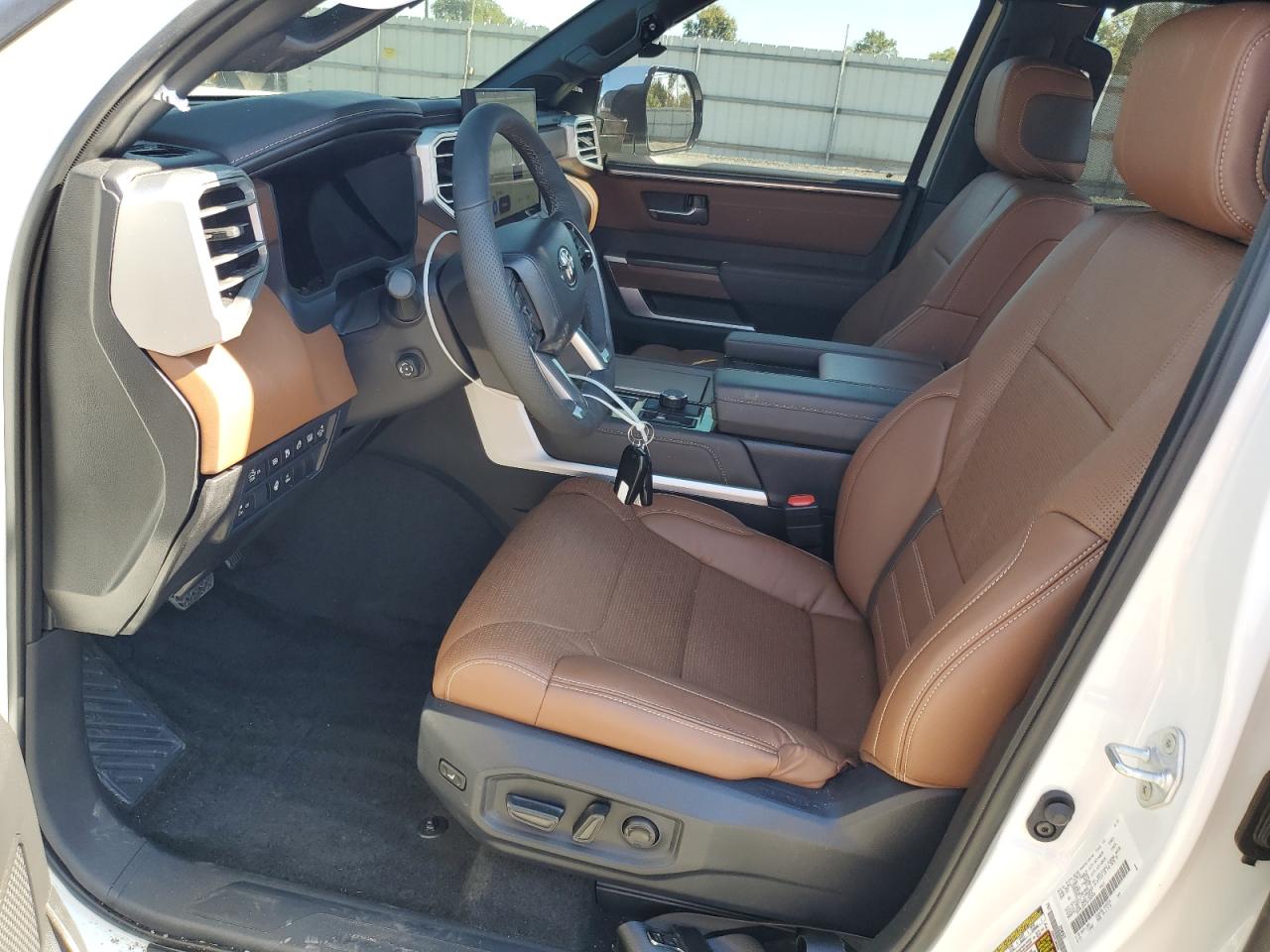 2025 Toyota Tundra Crewmax Platinum VIN: 5TFMC5DB7SX108949 Lot: 81936785