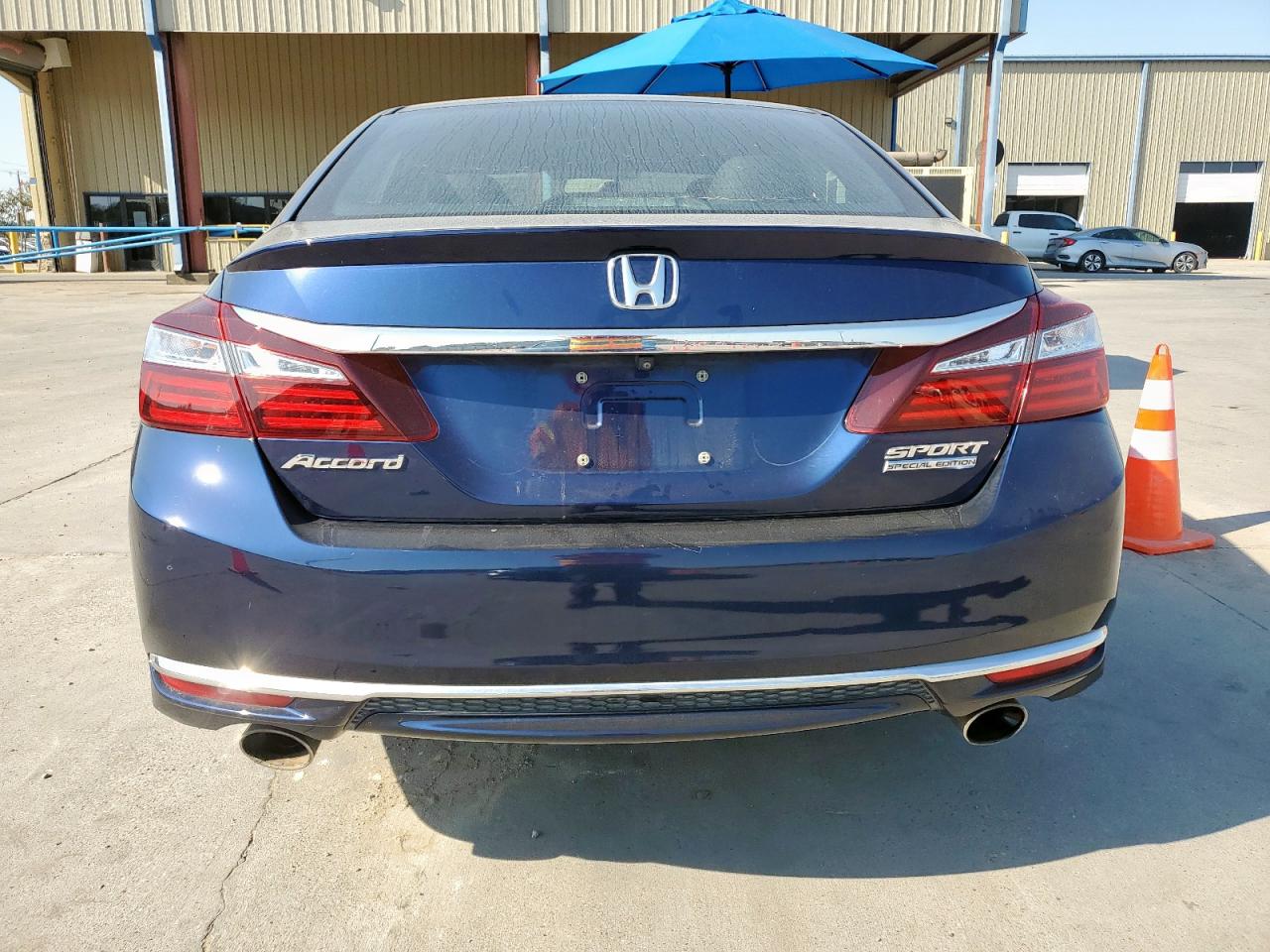 2017 Honda Accord Sport Special Edition VIN: 1HGCR2F13HA172609 Lot: 81954645