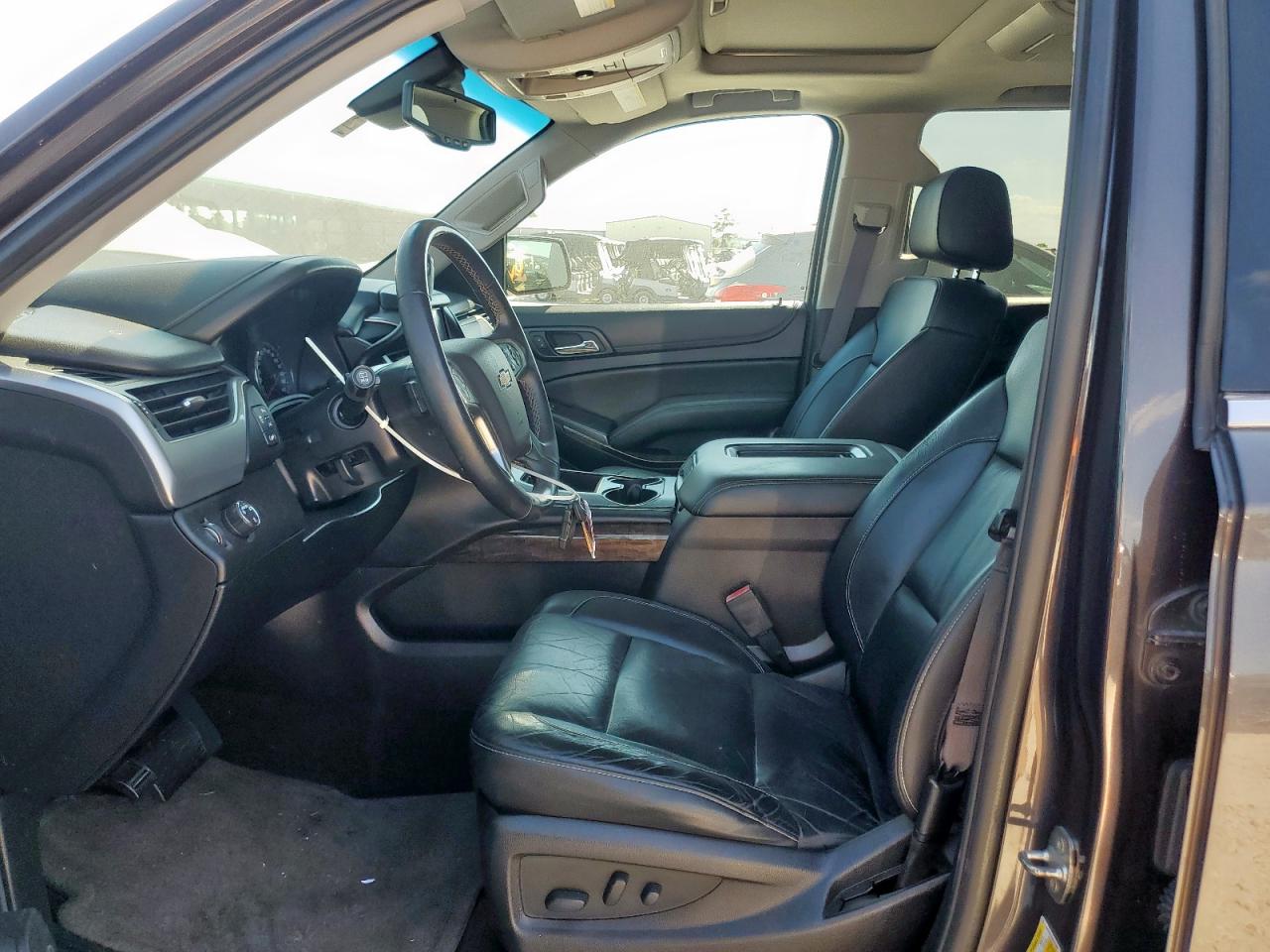 2017 Chevrolet Suburban C1500 Lt VIN: 1GNSCHKC4HR274595 Lot: 82480045