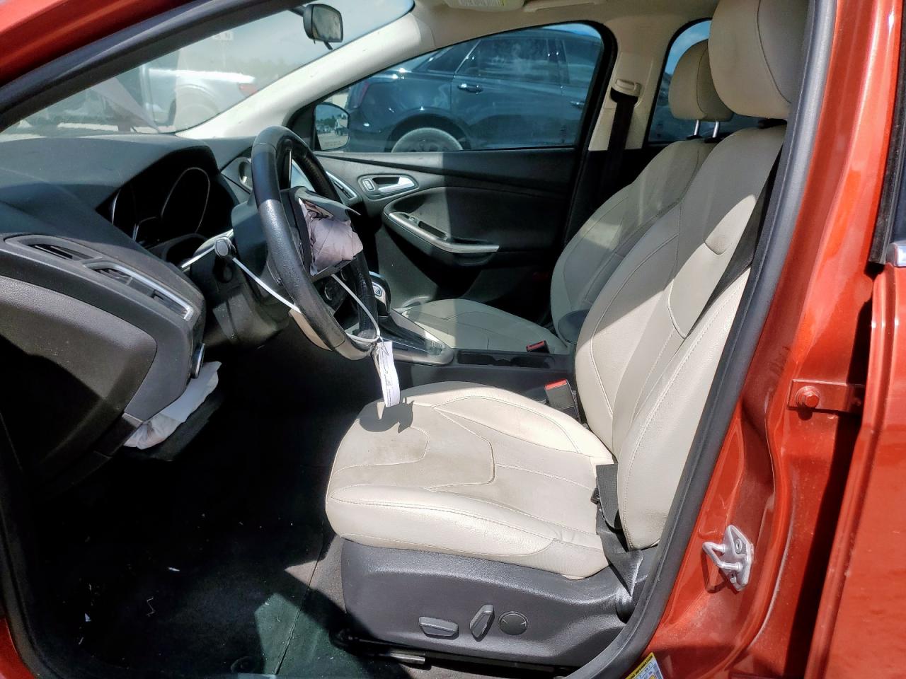 2018 Ford Focus Titanium VIN: 1FADP3J2XJL249989 Lot: 82187775