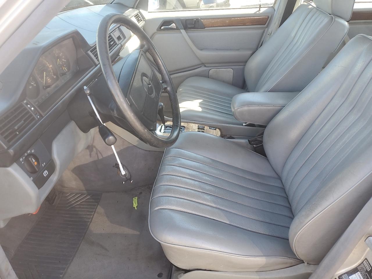 1990 Mercedes-Benz 300 D VIN: WDBEB28DXLB279354 Lot: 86501125