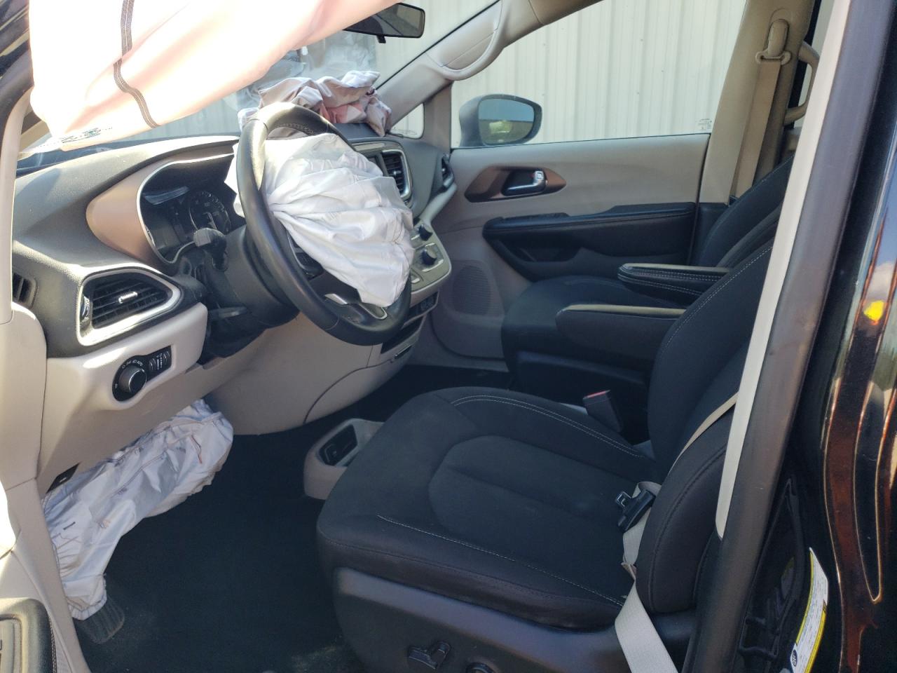 2022 Chrysler Voyager Lx VIN: 2C4RC1CG9NR218464 Lot: 89866035