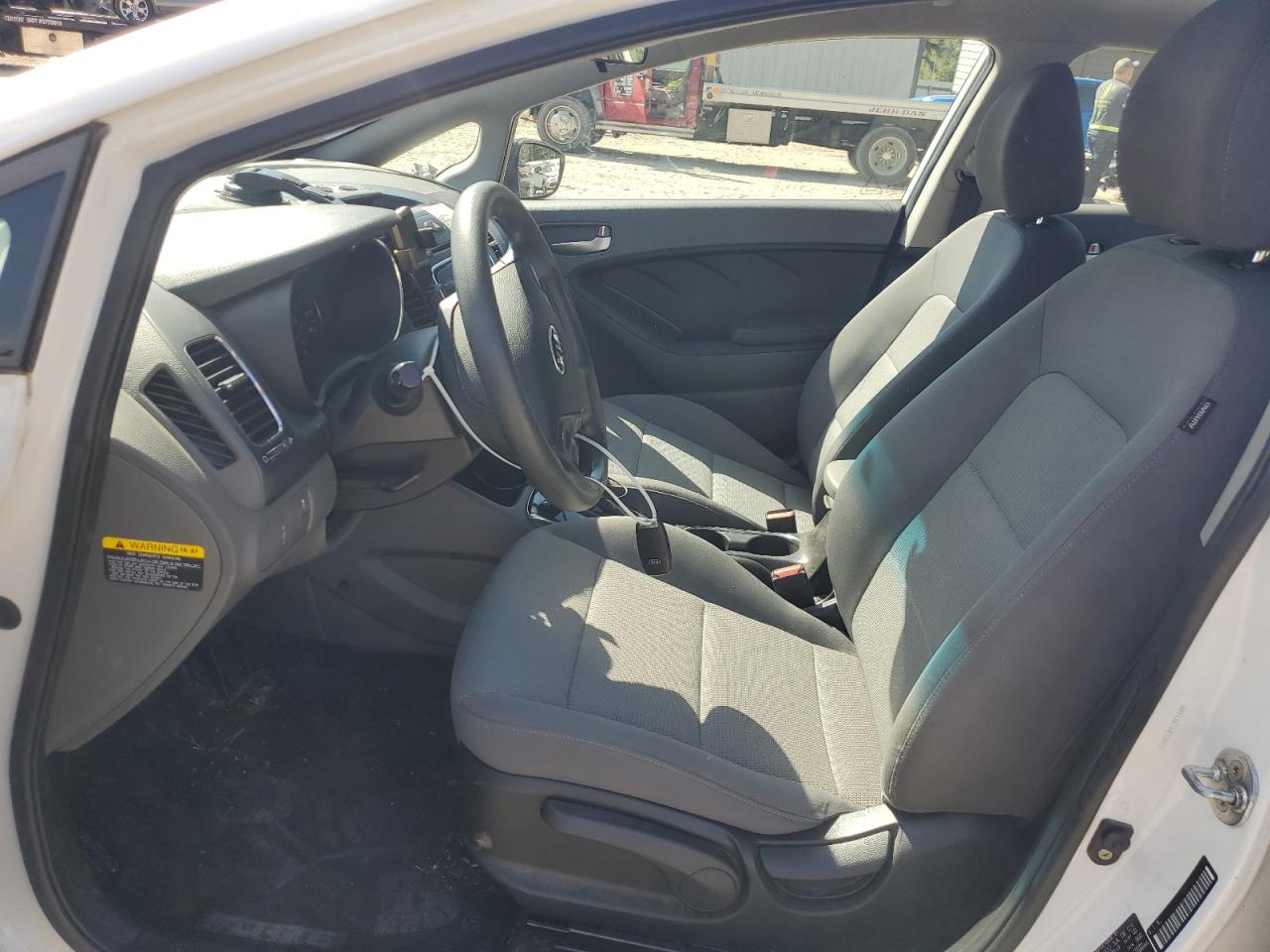 2017 Kia Forte Lx VIN: 3KPFK4A7XHE104831 Lot: 85267505