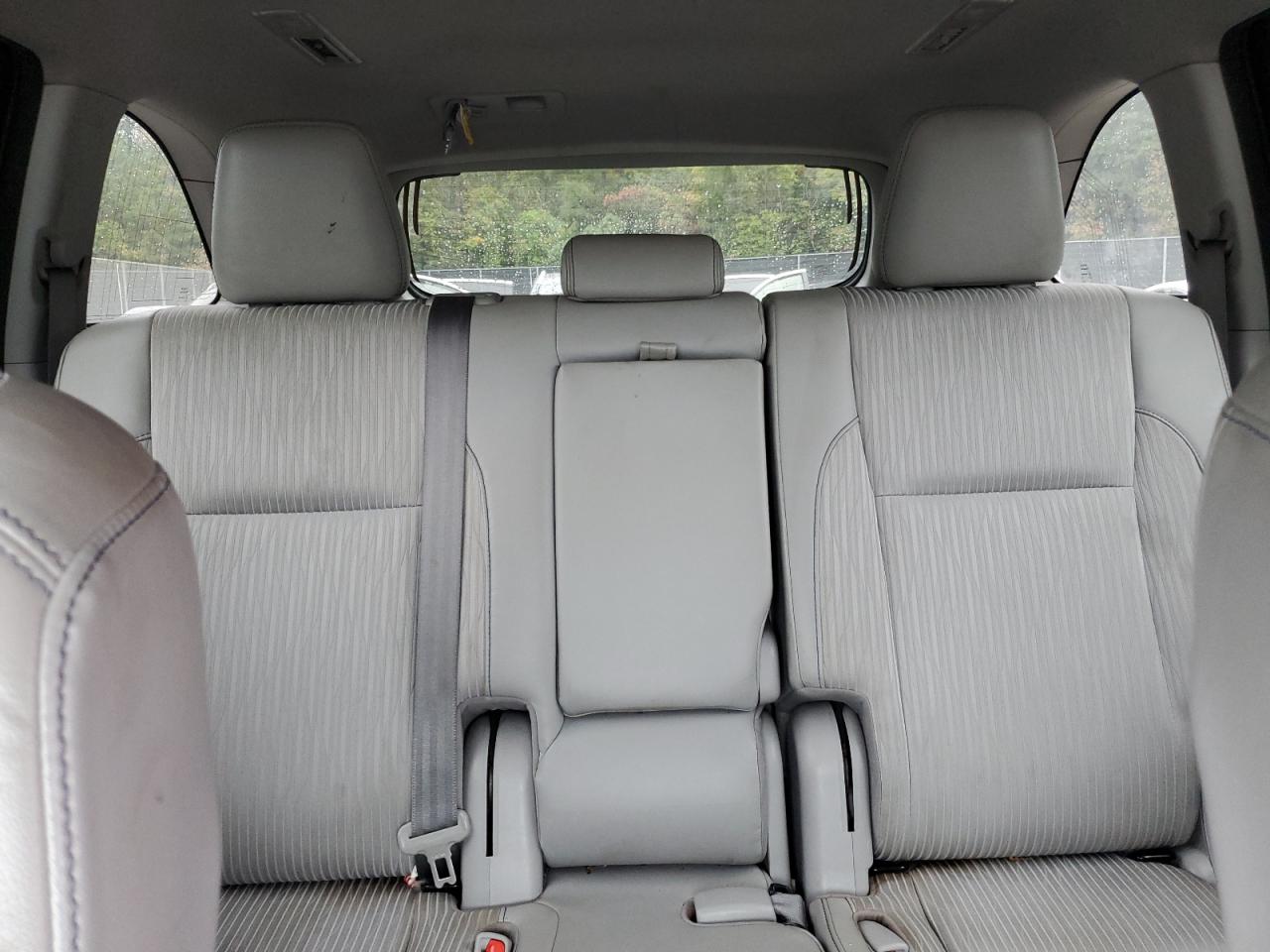 2017 Toyota Highlander Le VIN: 5TDBZRFH6HS376484 Lot: 82360235