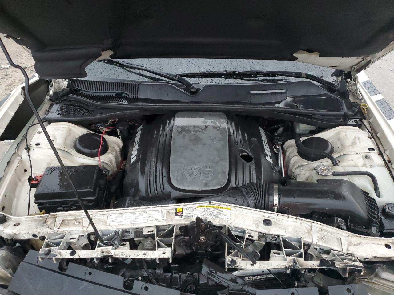 2009 Dodge Challenger R/T VIN: 2B3LJ54T69H626268 Lot: 84262375