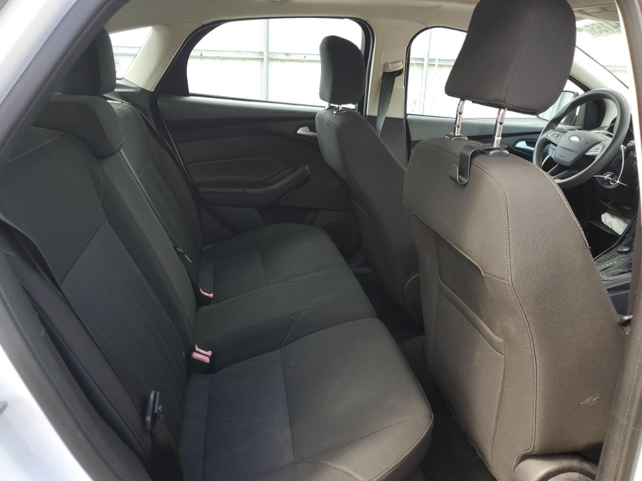 2015 Ford Focus Se VIN: 1FADP3K21FL203649 Lot: 84434155