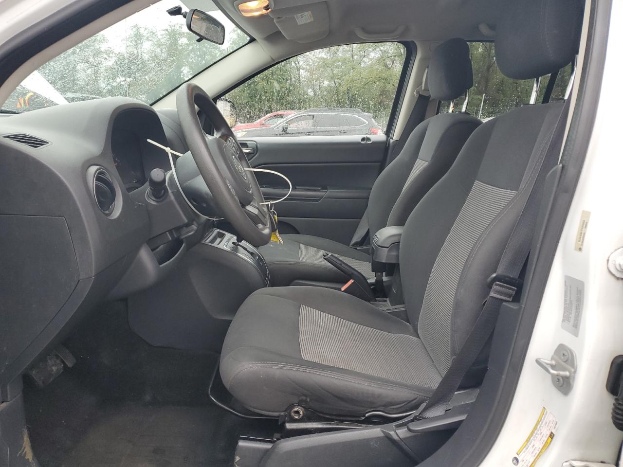 2015 Jeep Compass Sport VIN: 1C4NJCBA7FD218853 Lot: 82328395