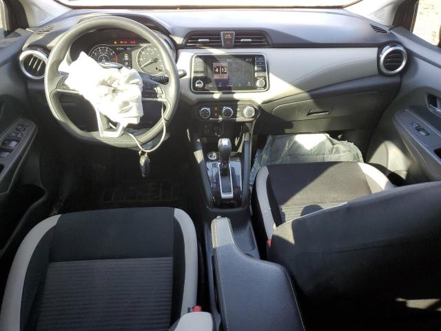  NISSAN VERSA 2020 Красный