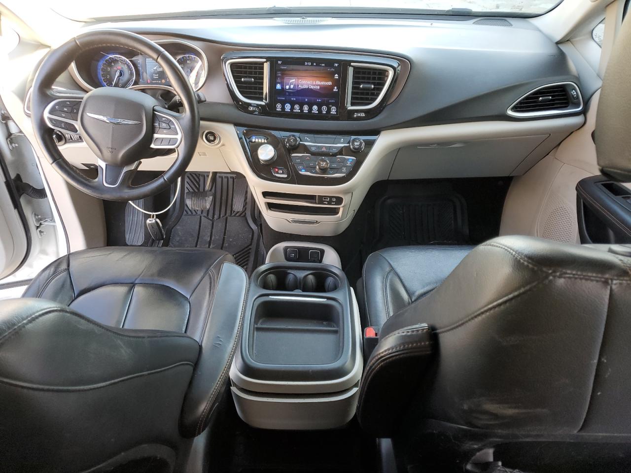 2017 Chrysler Pacifica Touring L VIN: 2C4RC1BG6HR534992 Lot: 82337715