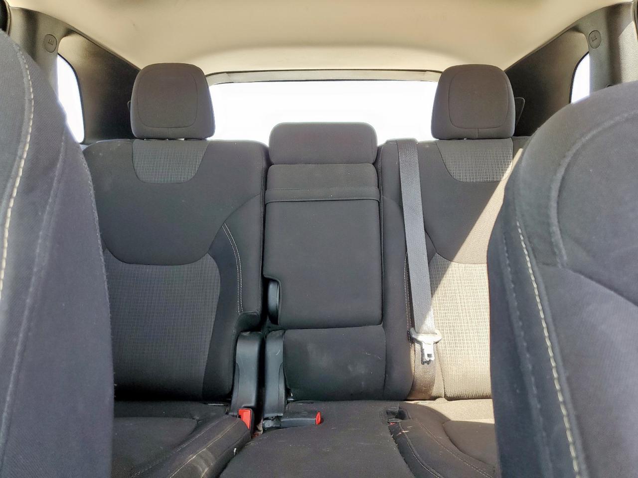 2017 Jeep Cherokee Latitude VIN: 1C4PJLCB5HD221821 Lot: 84586885