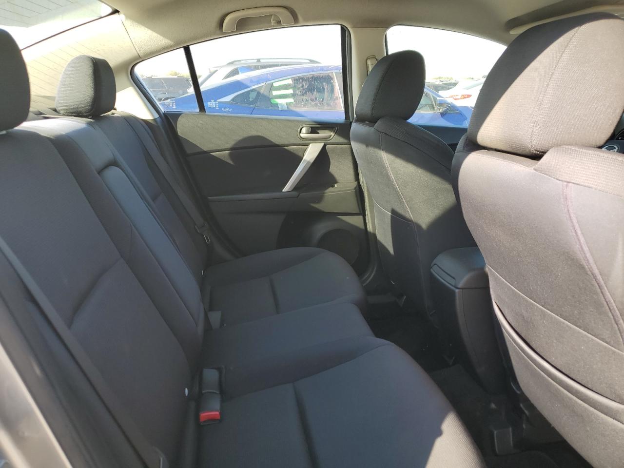 2010 Mazda 3 S VIN: JM1BL1S64A1184555 Lot: 86654465