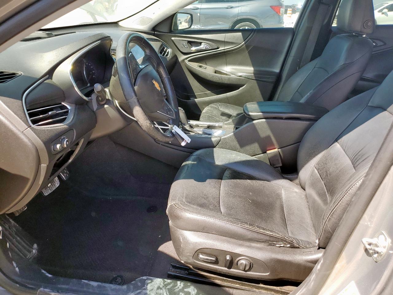 2017 Chev Impala VIN: 1G1ZE5ST7HF153070 Lot: 85896835