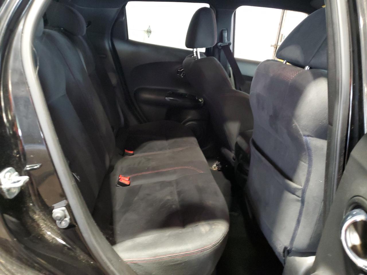 2015 Nissan Juke S VIN: JN8AF5MV1FT563320 Lot: 85198225
