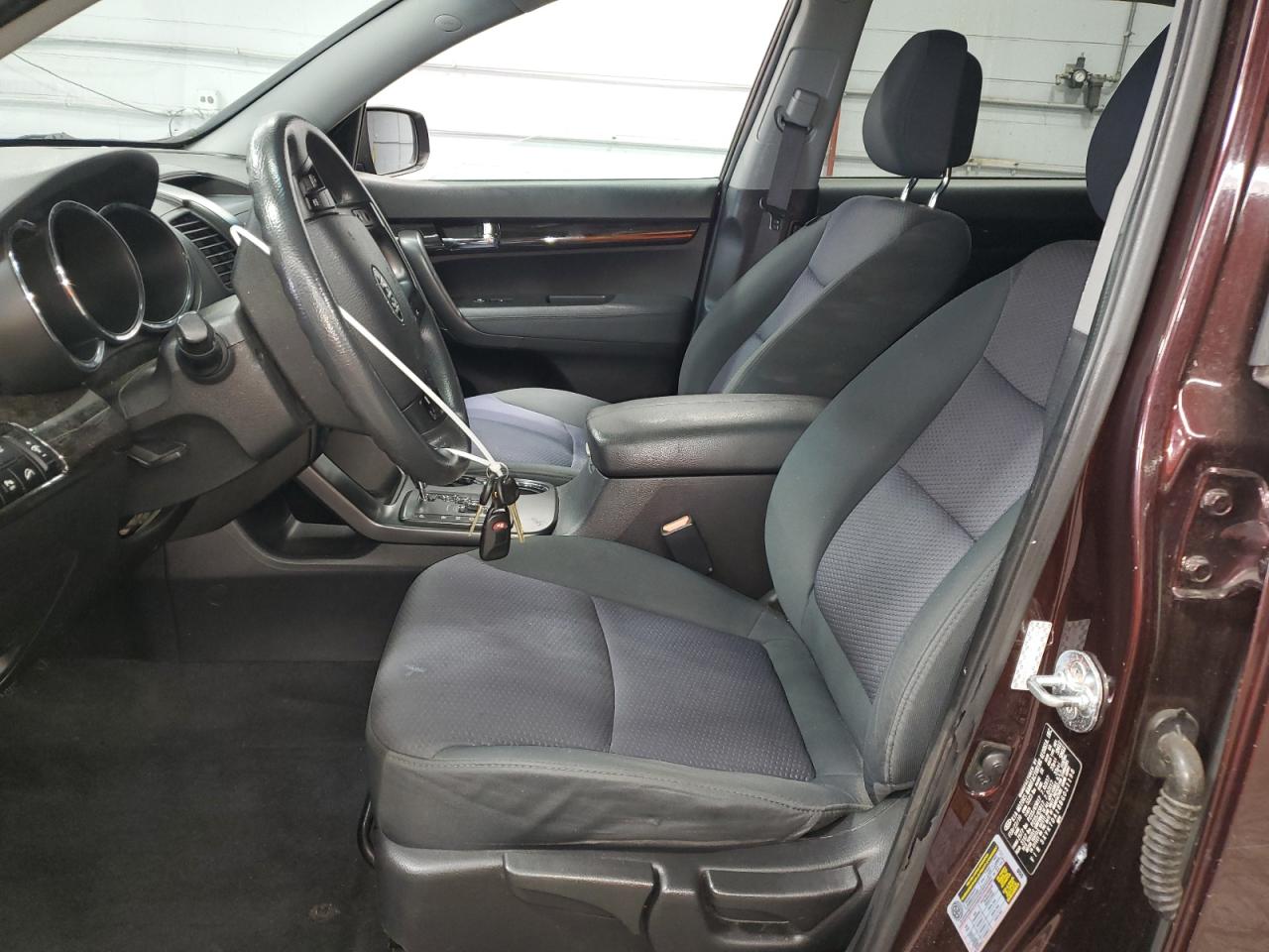 2011 Kia Sorento Base VIN: 5XYKTDA18BG031198 Lot: 86497125