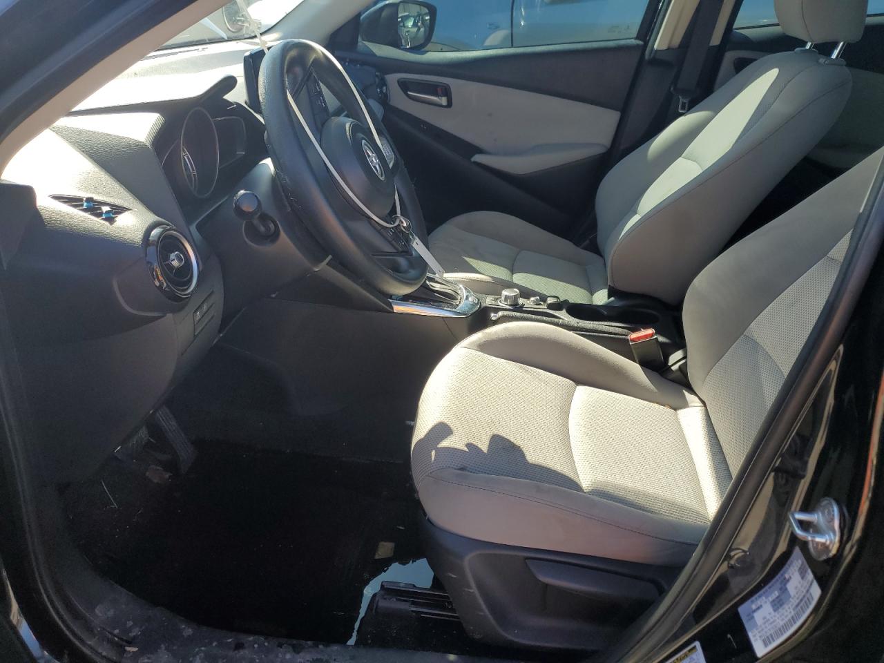 2019 Toyota Yaris L VIN: 3MYDLBYV7KY508013 Lot: 85385675