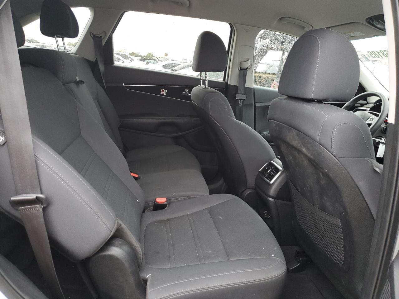 2019 Kia Sorento L VIN: 5XYPG4A31KG592774 Lot: 85468185